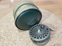 ★即決！稀少 ORVIS CFO 3 DISC オービス fly reel C.F.O. ケース付き 美品！機関好調 限定ブロンズラー ★_画像1