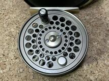 ★即決！稀少 ORVIS CFO 3 DISC オービス fly reel C.F.O. ケース付き 美品！機関好調 限定ブロンズラー ★_画像3