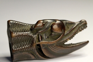 江戸時代 柘植彫 根付 「干し鮭の頭 と ねずみ (鼠)」 古い直し有 中骨まで彫刻 無銘だが作良し 5円スタート