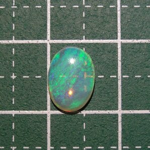 【特価品】天然ブラックオパール クリスタル系 遊色 ルース 約0.74ct ライトニングリッジ産 品番:2312096の画像6