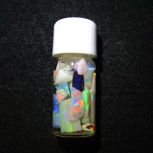 【特品】天然オパール 詰め合わせ小瓶 観賞用 七色遊色 オーストラリア産 品番:2312187