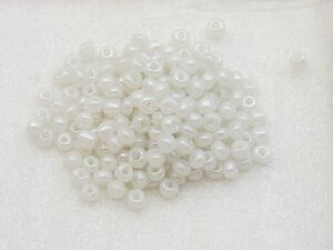 ガラスビーズ(L)　3.5x4mm　ホワイト（パール風） 　約50個