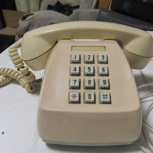 動作品 型式消えてわかりません プッシュホン 白電話（クリーム色） レトロ 昭和 懐かし 動作品 プッシュ回線 NTTの画像2