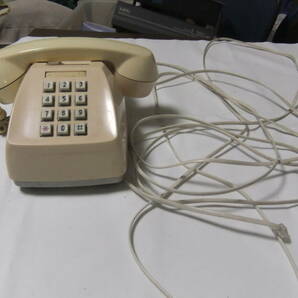 動作品 型式消えてわかりません プッシュホン 白電話（クリーム色） レトロ 昭和 懐かし 動作品 プッシュ回線 NTTの画像1