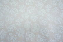 美品 イタリア製 EMPORIO ARMANI エンポリオアルマーニ ブランド スカーフ フリル付 ベージュ 絹100％ シルク ファッション小物 74×76㎝⑪_画像4