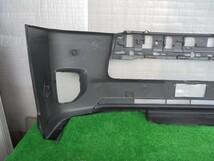 トヨタ／ハイエース　TRH200V　標準ボディ用　フロントバンパー　ソナー穴2ヶ　209　No.054588【品番　52119-26972-C0】_画像6