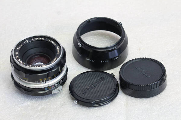 送料無料。中古。Nikon NIKKOR-H Auto 50mm F2 カメラレンズ 前後レンズキャップ HS-2フード 管理2