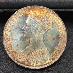 012-4　1847年　イギリスヴィクトリア女王　ゴチッククラウン銀貨　総重量約28.28g　直径約39.17mm