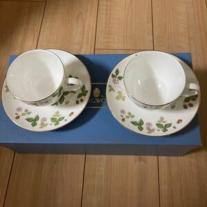 《値下げ》★WEDGWOOD★ワイルドストロベリー黒壺刻印カップ&ソーサー　２客セット