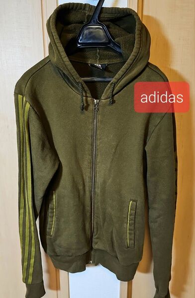 adidas!希少カラー。フルジップパーカー
