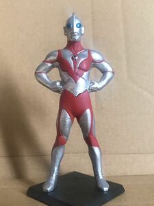 ウルトラマンパワード　バンダイガシャポンHGシリーズ 台座付き ギャラリーシリーズ