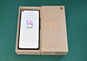 【かなり奇麗：Xiaomi Mi 11 Lite 5G トリュフブラック 本体 SIMフリー とおまけ】