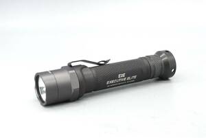 シュアファイア surefire E2E エグゼクティブエリート　Z68スイッチ　Cree XP-G ウォームホワイト　H2T モジュール２個付き