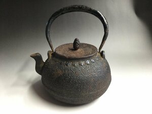【三】鉄瓶　1713g　雷紋様 茶道具 茶器 煎茶 鉄器　工芸品　　o3191-P