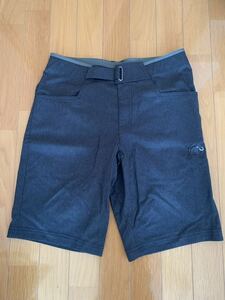 【ほぼ未使用】マムート ショートパンツ マッソーネ Shorts 1023-00020 0033 black S（EU46） 検 ロッククライミング 登山 トレッキング