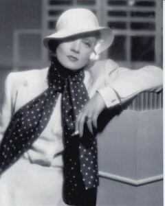 マレーネディートリッヒ　Marlene Dietrich　映画　写真　輸入品　8x10インチサイズ　約20.3x25.4cm　21481