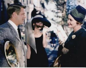 ティファニーで朝食を　オードリーヘップバーン　Audrey Hepburn　映画　写真　輸入品　8x10インチサイズ 約20.3x25.4cm　21463