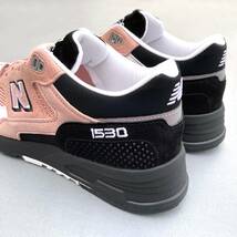 直営店限定 UK製 NEW BALANCE M1530SVS US8.5 26.5cm M1500 30th記念 イギリス英国製 コーラルピンク×ブラック NB スウェード スニーカー_画像2