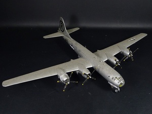 1417■BOEING B-29A ENOLA GAY エノラ・ゲイ プラモデル 完成品 ジャンク メーカー不明 戦闘機