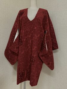 しつけ付き美品　レトロ　婦人　和装コート　千代田衿　別珍　丈91cm　七分丈くらい　臙脂色に菊花紋様　ふくれ織り？　保管品