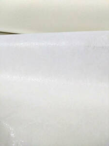 ホワイト不織布タイプの接着芯時です 汎用性が高い硬さ 幅は、約1m×長さ約1mです