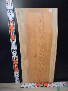 e3112129●90cm×39.5cm～42cm×1.9cm 黒松☆無垢板１枚板 木材 板 DIY 板材 天板 棚板 テーブル 看板 花台など種類豊富！