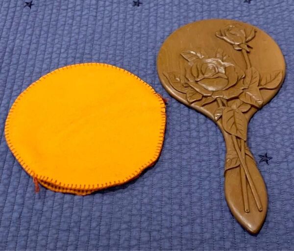 手鏡 古鏡 古道具 木彫り 一点物 骨董 骨董品 ハンドメイド 薔薇 バラ フェルトケース付き 年代物 花 花模様