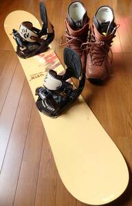 BTM,SALOMON,BURTON　板142ｃｍ、ブーツ25.0ｃｍ　３点セット