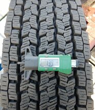 1本のみ★パT8541①■225/80R17.5 123/122L LT YOKOHAMA 905W 2022年 スタッドレス★条件付送料無料★地山 4ｔ トラック ユニック 冬_画像2