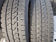 4本価格★パT8531■215/70R17.5 118/116L LT BRIDGESTONE BLIZZAK W979 2022年 スタッドレス★条件付送料無料★地山 トラック キャンター_画像2