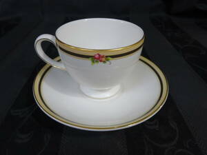 【WEDGWOOD CLIO カップ＆ソーサー】ウェッジウッド 花柄 BONE CHINA MADE IN ENGLAND イギリス製 金彩 陶器 洋食器【A8-1①】1213