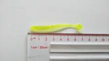 やわらか素材　シャッドテール　ワーム　7cm　2.2g　100本セット　10色　根魚　ロックフィッシュ　ブラックバス　ヒラメ　マゴチ　L644_画像5