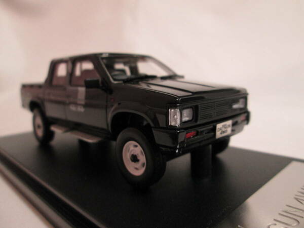 ハイストーリー　1/43　日産ダットサン　４WD　ダブルキャブ　AD 1985　Black【新品】