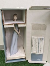 ☆ リヤドロ　陶器人形　花を持つ 少女　未使用　箱付き　西洋人形_画像6
