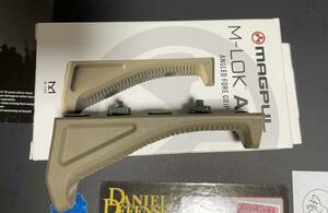 マグプル MAG598 MAGPUL フォアグリップ M-LOK AFG Angled Fore Grip FDE 東京マルイ M4 M16 SCAR A2 国内正規品 実物