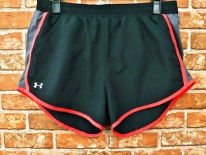 BS9-043●//【12/27～1/8は休業日です♪】UNDER ARMOUR♪ランパン☆インパンツ一体型*BLACK*LG※一番安価な送料はゆうパケットなら210円♪