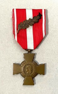 フランス全軍　勇気の十字架章　Cross for Military Valour　勲章　叙勲　メダル　海外派遣　空挺部隊　外人部隊　国家憲兵隊