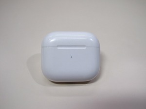 Apple純正 AirPods (第3世代 MagSafe 充電ケース) A2566 MME73J/A エアーポッズ 充電ケースのみの出品です。