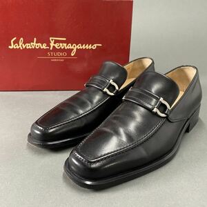 ◯ L9 Salvatore Ferragamo サルヴァトーレ フェラガモ NOTICE ガンチーニ ローファー 6 ブラック レザー ビジネス フォーマル イタリア製