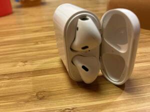 air pods 第一世代　（apple、アップル、iphone、ワイヤレスイヤホン）