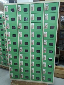 40 person for 100 jpy return type coin locker all . key attaching 