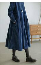 レトロな感じコーデュロイのロング丈ワンピ☆新品☆大きいサイズ☆プリーツが入ったスカートがかわいい青っぽい_画像3