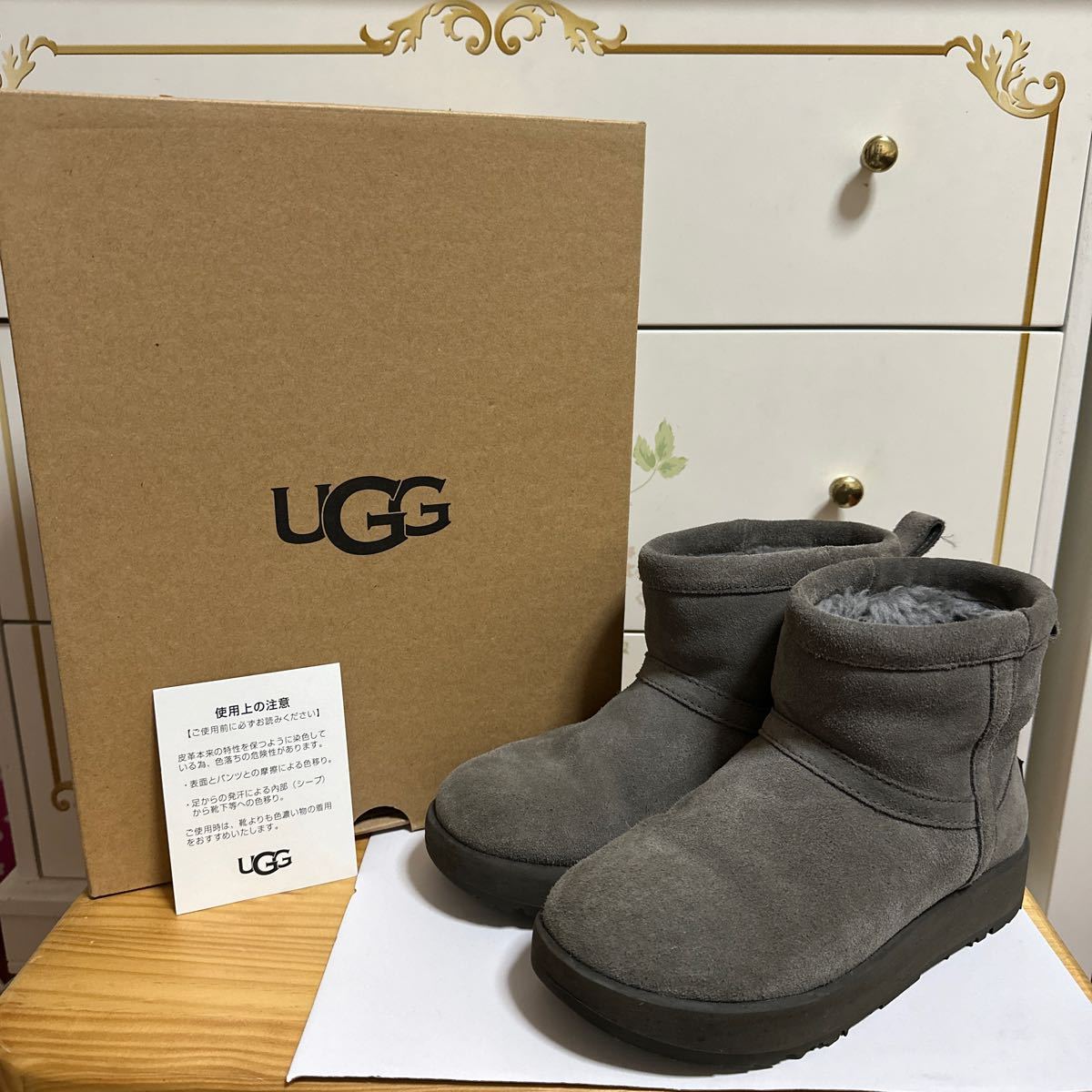 ○日本正規品○ UGG ムートンブーツ 新品⭐︎未使用品 靴