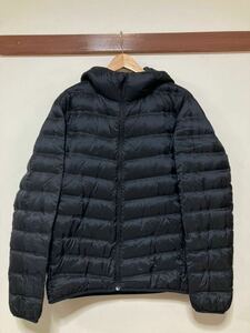 も1213 UNIQLO ユニクロ ライトダウン シームレス ダウンパーカー L リップストップ ブラック 軽量ダウン コンパクトダウン 