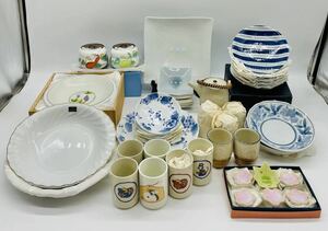 【い-12-10】未使用 たち吉 食器 大量 まとめ 盛皿 漬物鉢 茶碗 急須 湯呑み 小鉢 小皿 花柄 和食器 色絵 陶器 保管品 箱付き