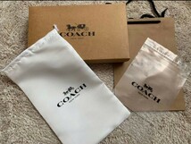 クリスマス！送料無料！　COACH ディズニーコラボ　ジャガード二つ折りジップウォレット_画像4