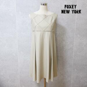 美品 FOXEY NEW YORK フォクシーニューヨーク タック ボートネック フレア ノースリーブ ワンピース 42 ベージュ A2576