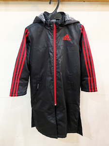 R1★adidas/アディダス ジュニア 中綿 サッカー ベンチコート ブラック×レッド ジュニアサイズ120 男の子用 サッカー スポーツ USED ★