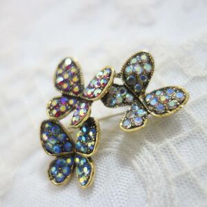 ヴィンテージ調　雰囲気のある　可愛い３羽の蝶　サファイア色・オーロラ輝石　ブローチ