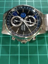 比較的状態良好 稼働品　SEIKO ソーラー腕時計 定価41,800円 SBPJ003　メンズ腕時計　パーペチュアルカレンダー_画像5